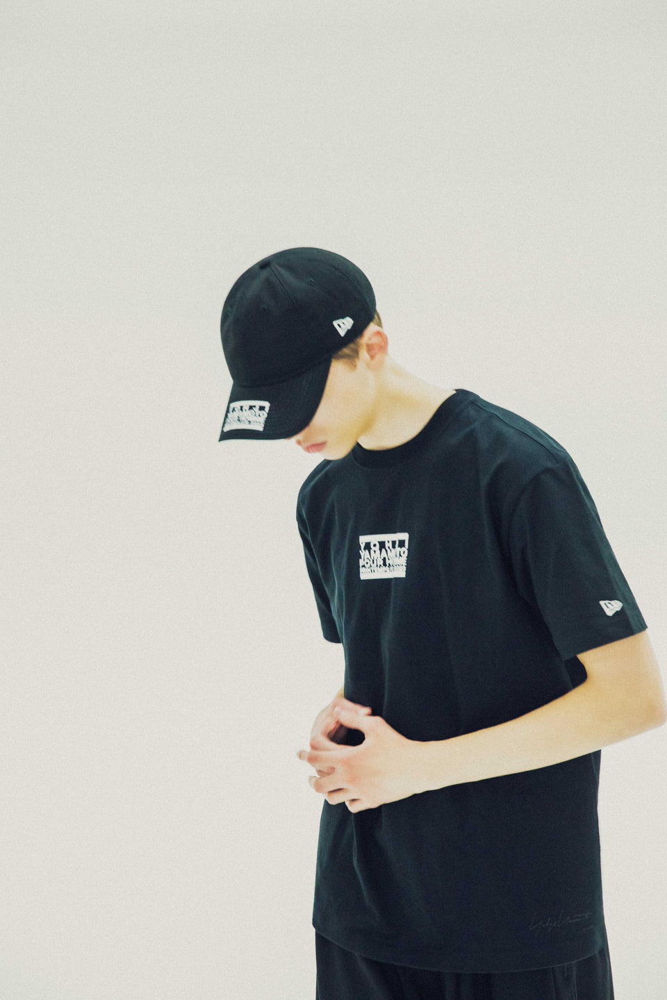 半袖 コットン Tシャツ Yohji Yamamoto SS23 ボックスロゴ ブラック レギュラーフィット