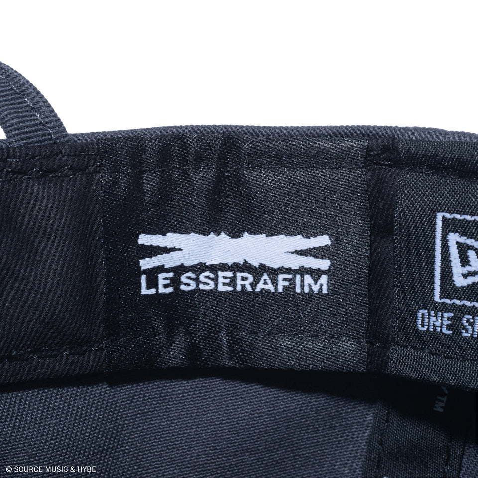 9FORTY LE SSERAFIM Metal Logo グラファイト