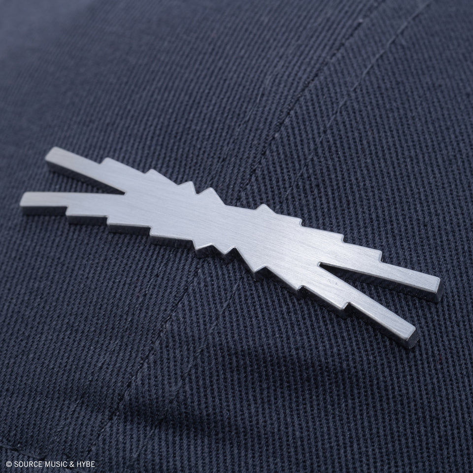 9FORTY LE SSERAFIM Metal Logo グラファイト
