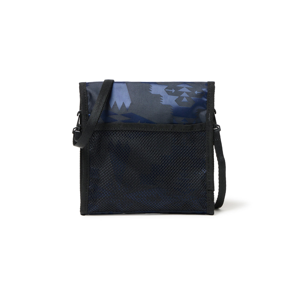 スクエア ネックポーチ 0.5L Pendleton ペンドルトン ネイビー | NEW ERA ニューエラ公式オンラインストア
