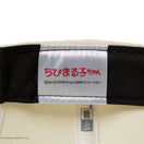キッズ Youth 9FIFTY ちびまる子ちゃん ボックスロゴ まる子 クロームホワイト ブラックバイザー | NEW ERA ニューエラ公式オンラインストア