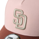 9FORTY A-Frame Mocha Mousse サンディエゴ・パドレス ダーティーローズ/ウェットバーク | NEW ERA ニューエラ公式オンラインストア