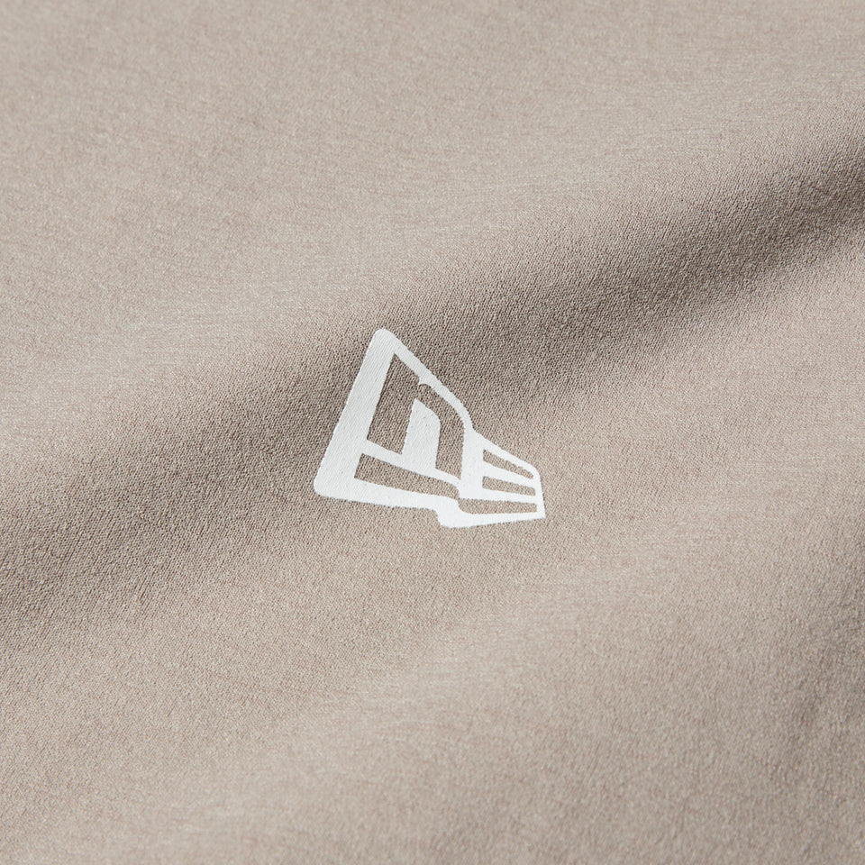 ユーティリティー スリーブレス テックTシャツ Wordmark Logo アッシュブラウン｜アウトドア | NEW ERA ニューエラ公式オンラインストア