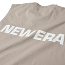 ユーティリティー スリーブレス テックTシャツ Wordmark Logo アッシュブラウン｜アウトドア | NEW ERA ニューエラ公式オンラインストア