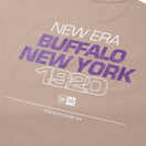 半袖 ユーティリティー オーバーサイズド Tシャツ BUFFALO NEW YORK1920 アッシュブラウン｜アウトドア | NEW ERA ニューエラ公式オンラインストア