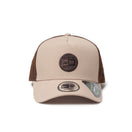 9FORTY A-Frame トラッカー REPREVE ニュートラッカーメッシュ ボックスロゴ アッシュブラウン｜アウトドア | NEW ERA ニューエラ公式オンラインストア