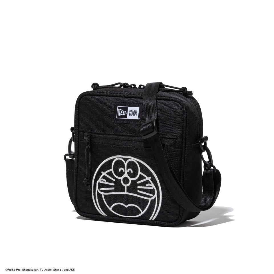 スクエア ショルダーポーチ 1.5L ドラえもん ブラック | NEW ERA ニューエラ公式オンラインストア