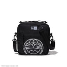 スクエア ショルダーポーチ 1.5L ドラえもん ブラック | NEW ERA ニューエラ公式オンラインストア