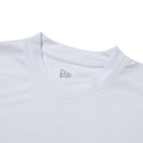 長袖 パフォーマンス Tシャツ VERTICAL LOGO ホワイト｜パフォーマンスアパレル | NEW ERA ニューエラ公式オンラインストア