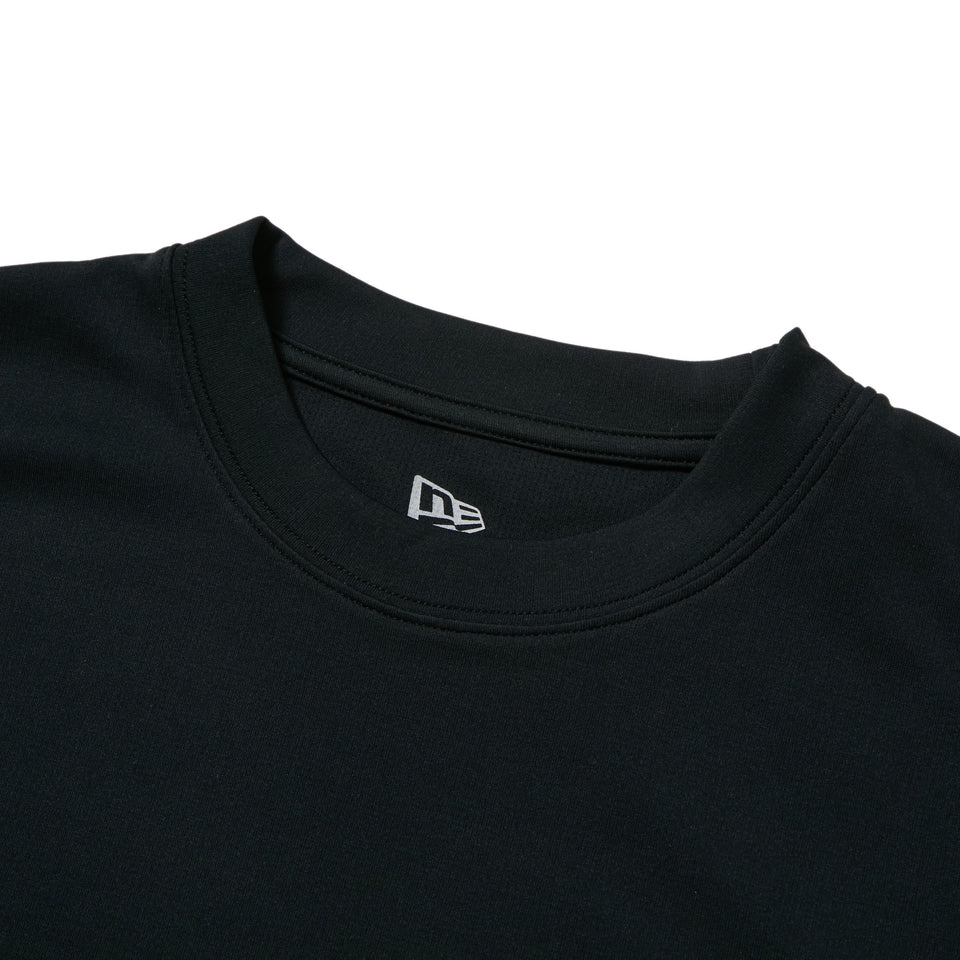 長袖 パフォーマンス Tシャツ VERTICAL LOGO ブラック｜パフォーマンスアパレル | NEW ERA ニューエラ公式オンラインストア