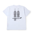 半袖 コットン Tシャツ Coca-Cola designed by Kosuke Kawamura ITRT ホワイト | NEW ERA ニューエラ公式オンラインストア