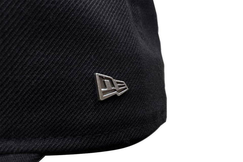 【ストア限定】 59FIFTY ベーシック ブラック メタルフラッグロゴ
