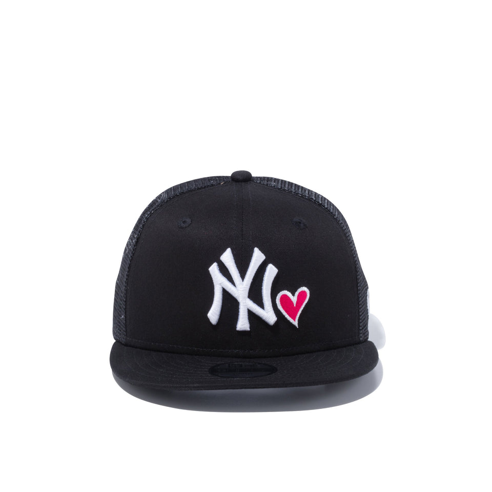 Youth 9FIFTY トラッカー With Heart ニューヨーク・ヤンキース ブラック × スノーホワイト / ストロベリー