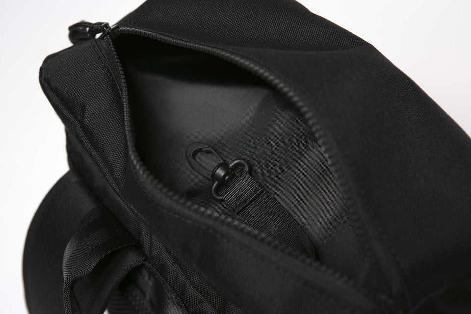 Youth ボックスパック 15L プリントロゴ ブラック × ホワイト