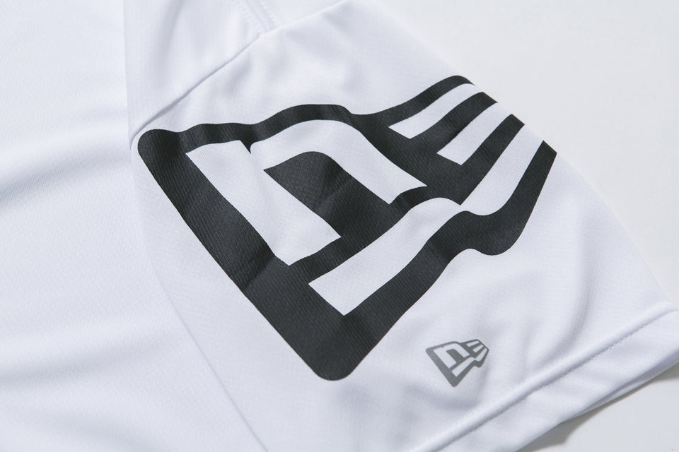 テック Tシャツ バーチカル ニューエラ ホワイト × ブラック 【 Performance Apparel 】