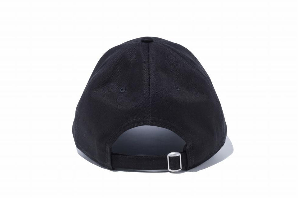 9THIRTY クロスストラップ NEW ERA ミニロゴ ブラック × ホワイト