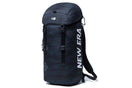 ラックサック 28L プリントロゴ タイガーストライプカモネイビー × ホワイト