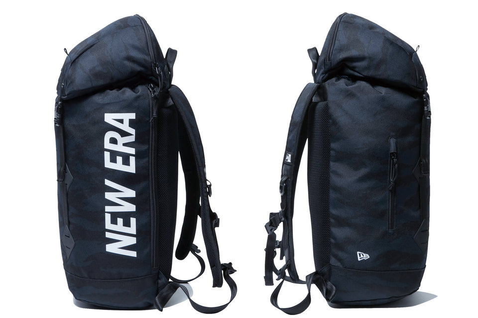 ラックサック 28L プリントロゴ タイガーストライプカモネイビー × ホワイト