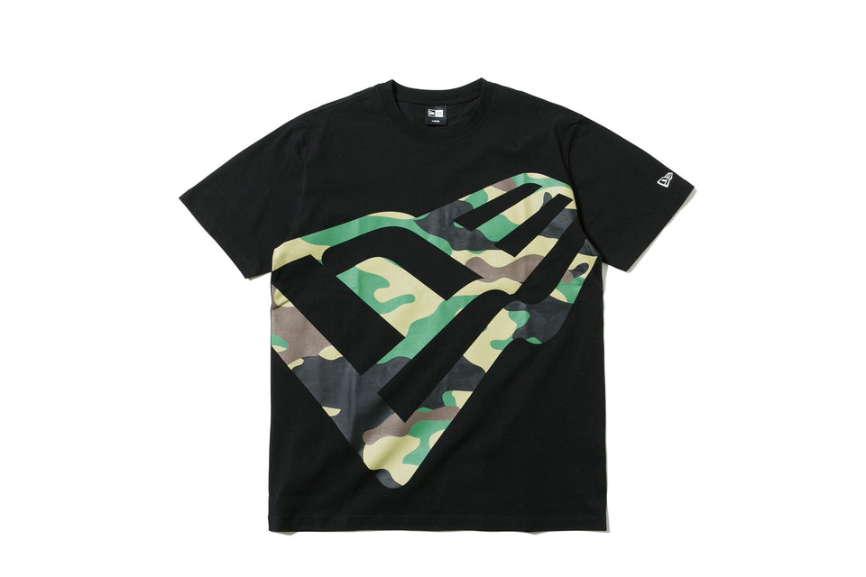 コットン Tシャツ ズームアップ フラッグロゴ ブラック