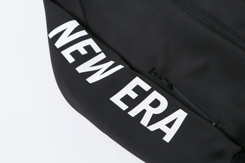 【ゴルフ】 ウォームアップ フルジップ フーディー NEW ERA ロゴ ブラック × ホワイト