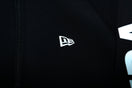 【ゴルフ】 ウォームアップ フルジップ フーディー NEW ERA ロゴ ブラック × ホワイト