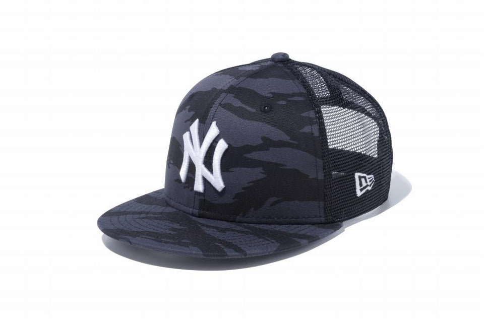 Youth 9FIFTY トラッカー ニューヨーク・ヤンキース タイガーストライプカモグラファイト × スノーホワイト