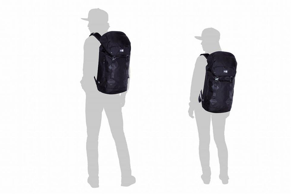ラックサック 28L プリントロゴ レッド × ホワイト