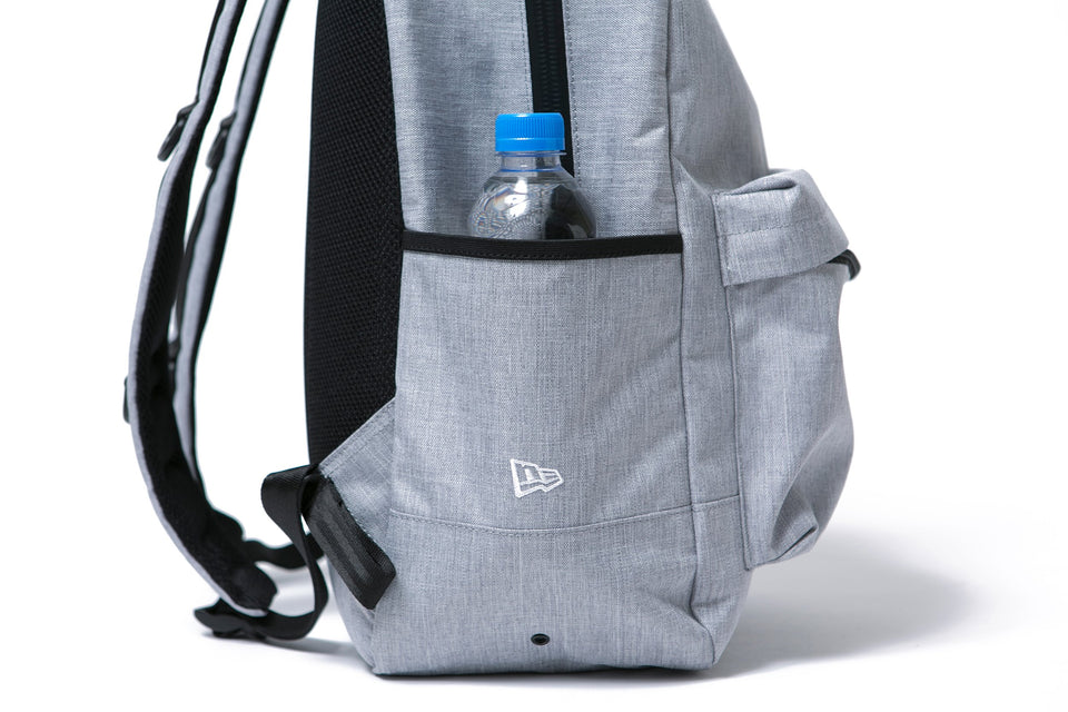ライトパック 24L プリントロゴ ヘザーライトグレー × ホワイト