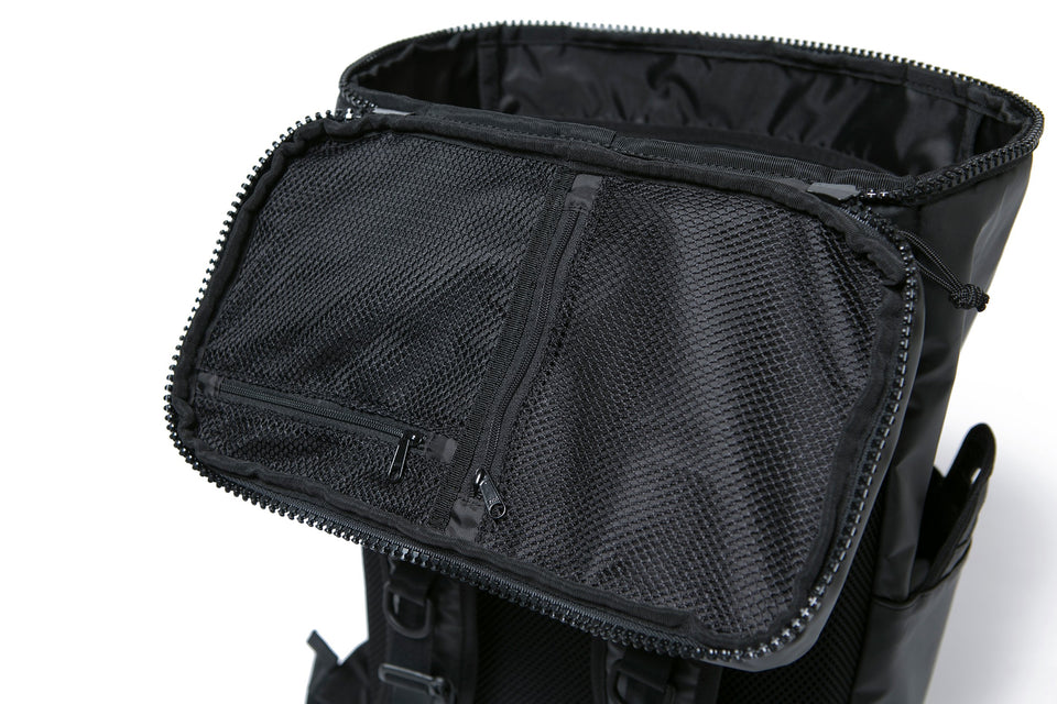 ボックスパック 26L プリントロゴ ブラックターポリン × ブラック