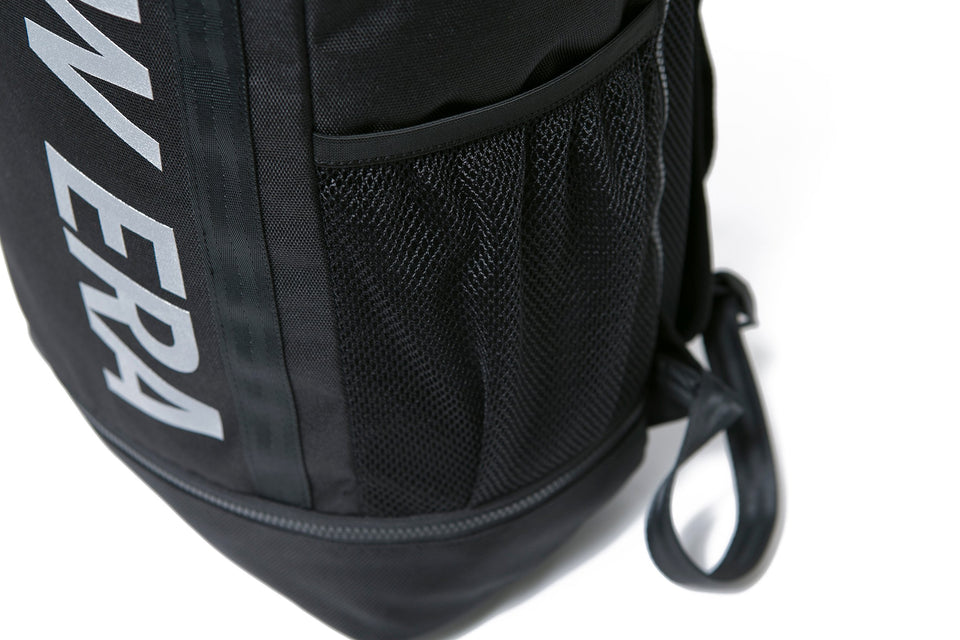 ボックスパック 26L プリントロゴ ブラック × リフレクトシルバー