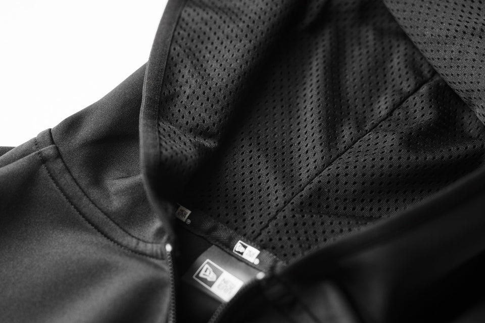 ウォームアップジャケット フードロゴ ブラック × ブラック 【 Performance Apparel 】
