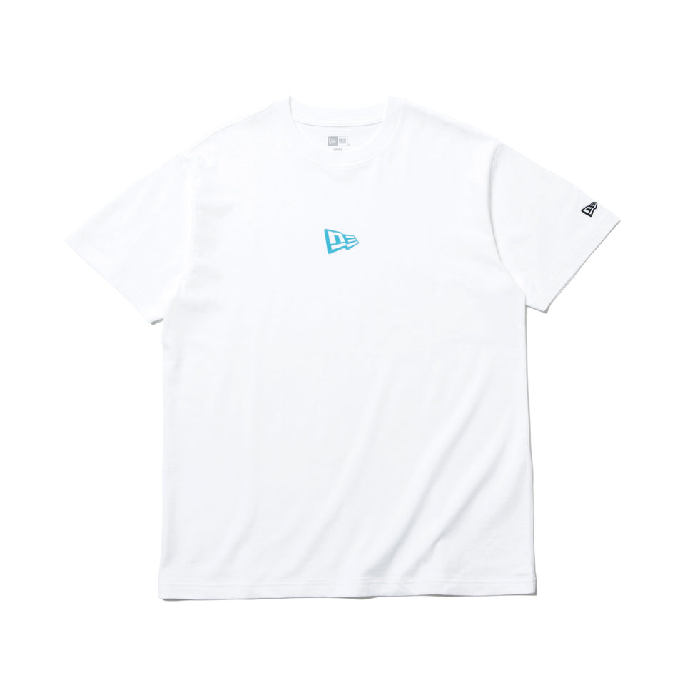 半袖 コットン Tシャツ ミニフラッグロゴ ホワイト × ネオンブルー レギュラーフィット