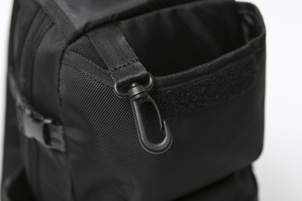 スリングボディバッグ 12L ブラック
