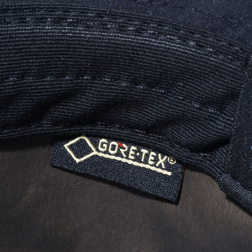 アドベンチャーライト GORE-TEX PACLITE サイドロゴ ブラック × リフレクタープリント 【ニューエラ アウトドア】