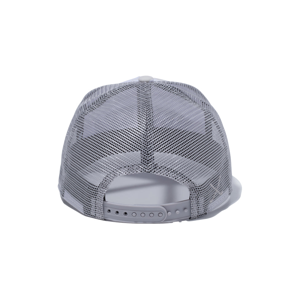 【ゴルフ】 9FIFTY Original Fit トラッカー タイガーストライプカモ アーチロゴ グレー