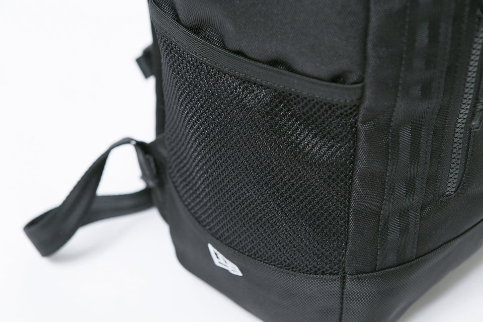 ボックスパック ミディアム 25L プリントロゴ ブラック × ホワイト
