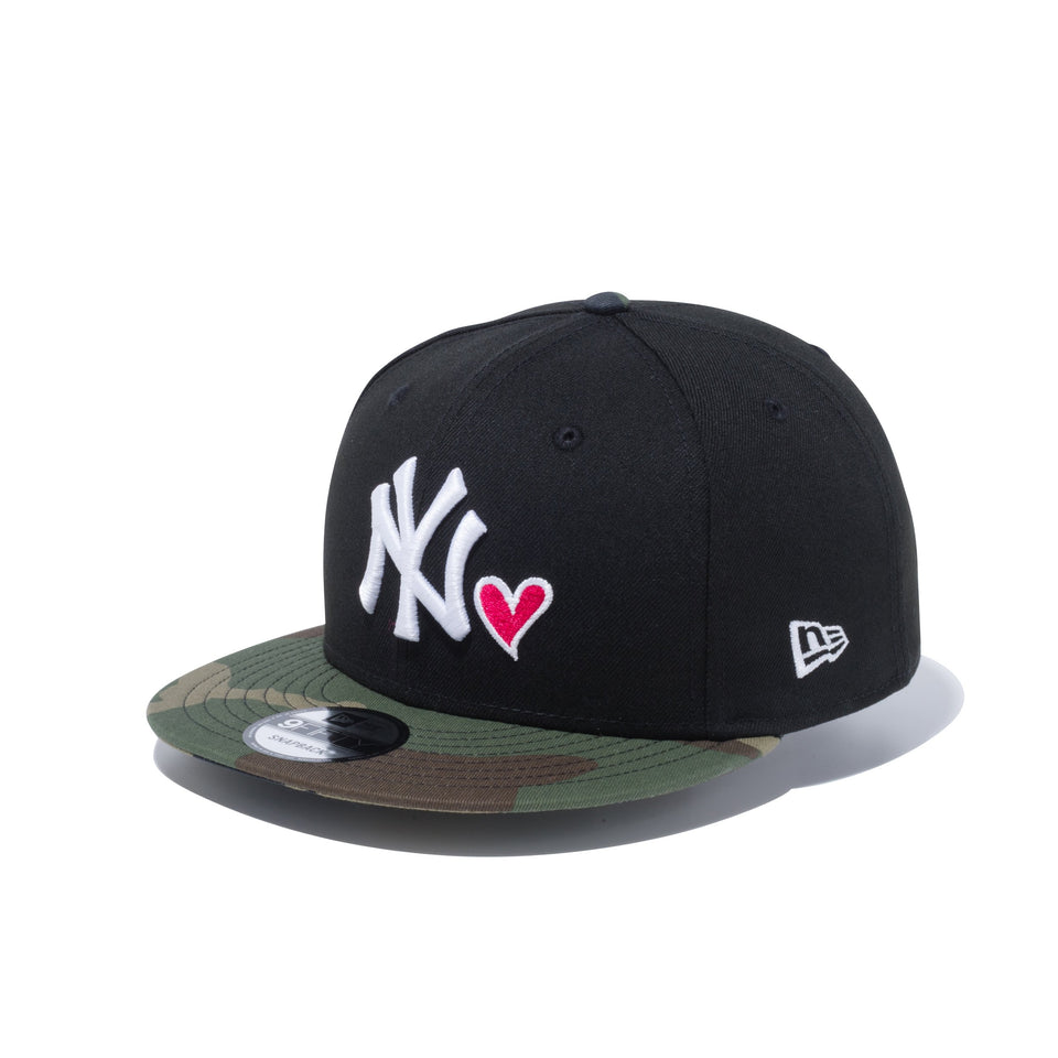 9FIFTY With Heart ニューヨーク・ヤンキース ブラック × スノーホワイト / ストロベリー ウッドランドカモバイザー