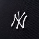 9TWENTY クロスストラップ ニューヨーク・ヤンキース メタルミニロゴ ブラック × シルバー
