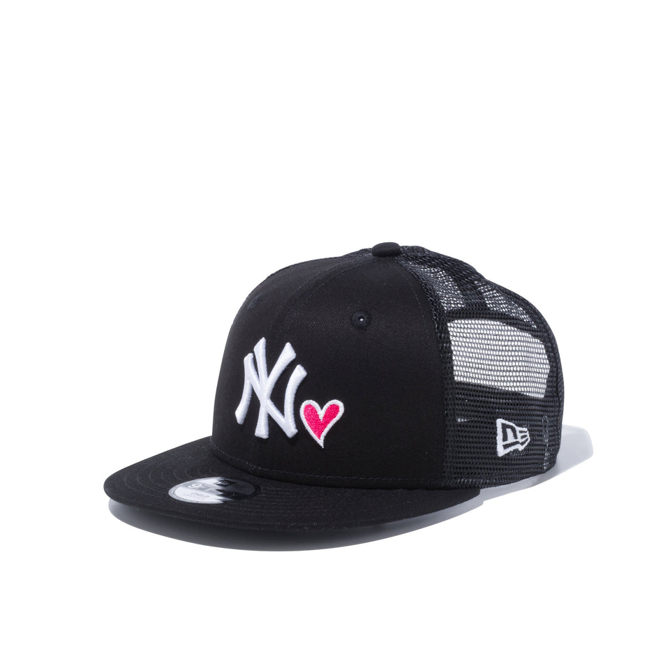 Child 9FIFTY トラッカー With Heart ニューヨーク・ヤンキース ブラック × スノーホワイト / ストロベリー
