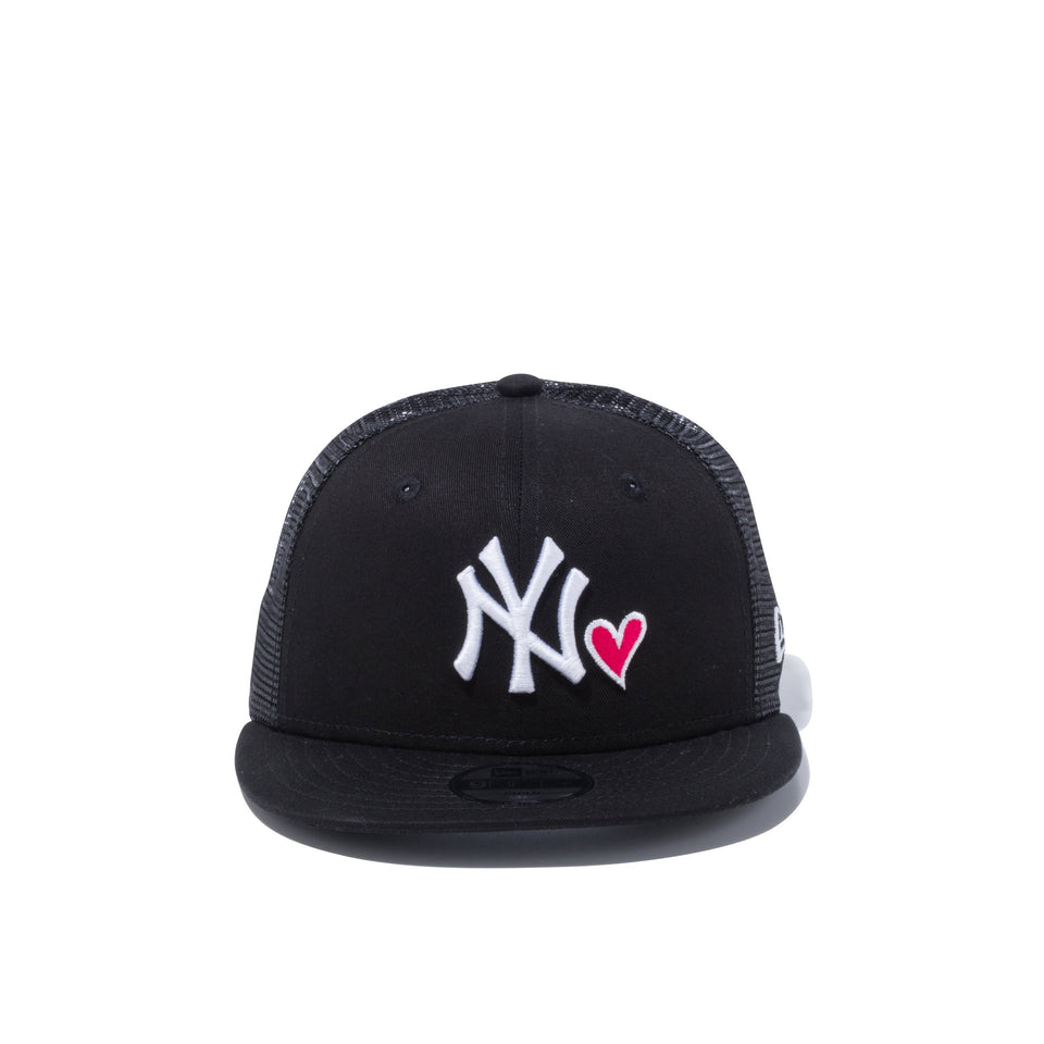Child 9FIFTY トラッカー With Heart ニューヨーク・ヤンキース ブラック × スノーホワイト / ストロベリー