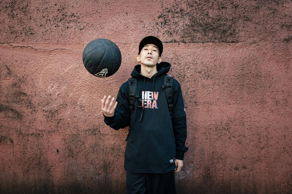 パフォーマンス Tシャツ スクエアニューエラ ロゴ ホワイト 【NEW ERA BASKETBALL】