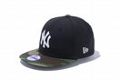 Youth 9FIFTY ニューヨーク・ヤンキース ブラック × ホワイト ウッドランドカモバイザー