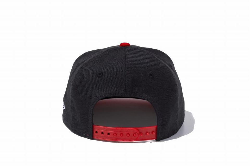 Youth 9FIFTY ニューヨーク・ヤンキース ブラック × ホワイト スカーレットバイザー