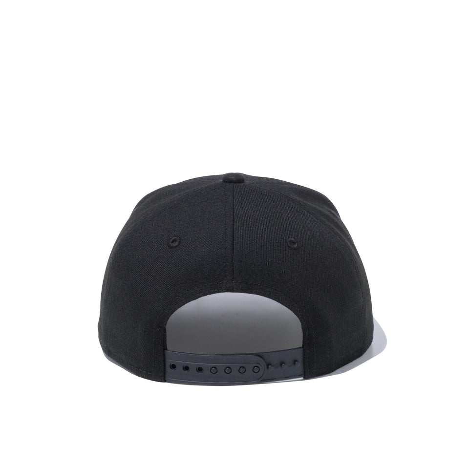 Youth 9FIFTY シカゴ・ブルズ ブラック × オフィシャルカラー スカーレットバイザー