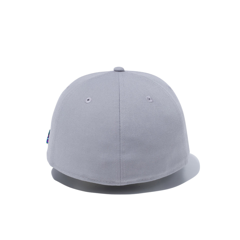 59FIFTY メタルフラッグロゴ グレー メタルピン オイルスリック