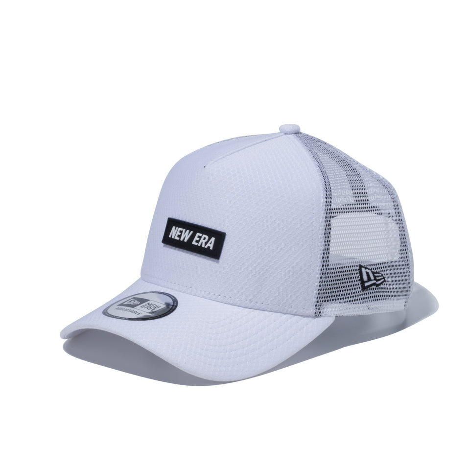 9FORTY A-Frame トラッカー ラバーロゴ NEW ERA ホワイト × ブラック
