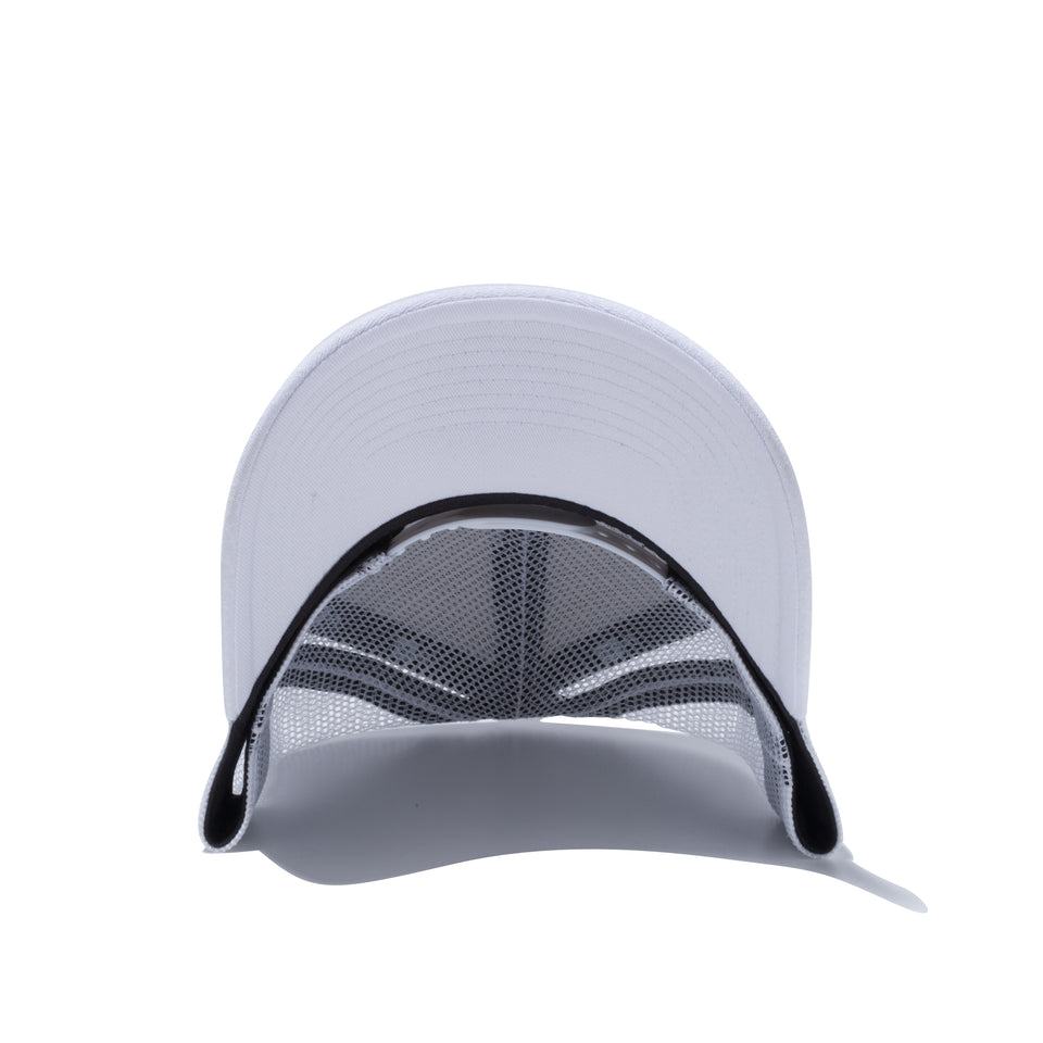 9FORTY A-Frame トラッカー ラバーロゴ NEW ERA ホワイト × ブラック