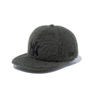 Youth 9FIFTY ニューヨーク・ヤンキース ボアフリース オリーブ × ブラック