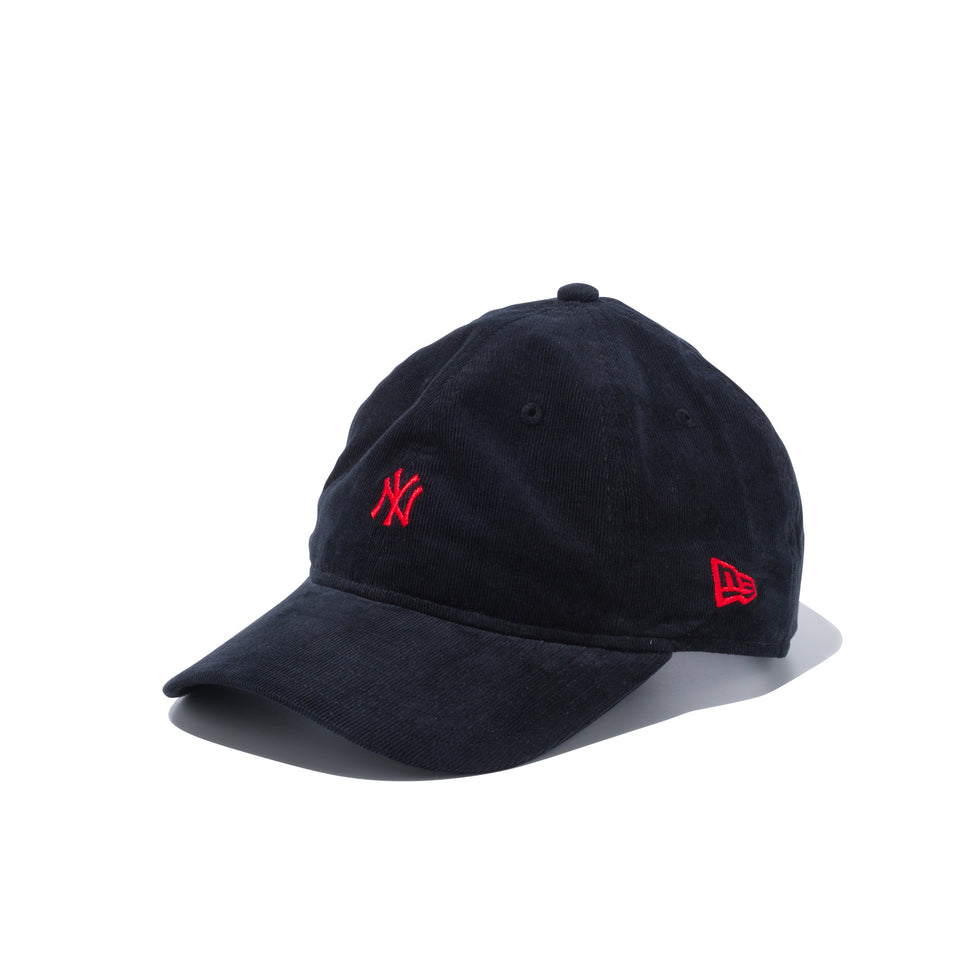 Youth 9TWENTY ニューヨーク・ヤンキース マイクロコーデュロイ ミニロゴ ブラック × ラディアントレッド