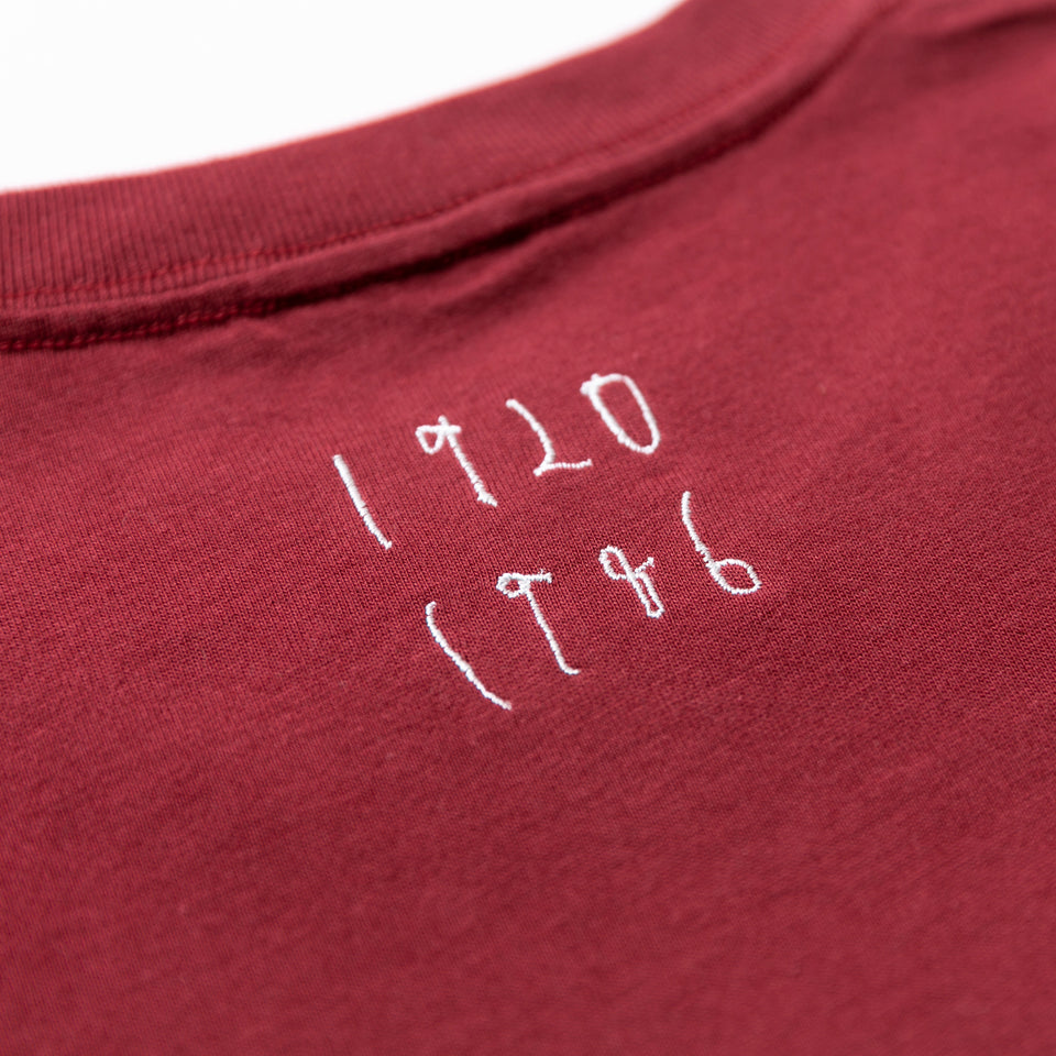 半袖 コットン Tシャツ AI TAKAHASHI 高橋愛 にゅーえら 1920 1986 ロゴ バーガンディー レギュラーフィット